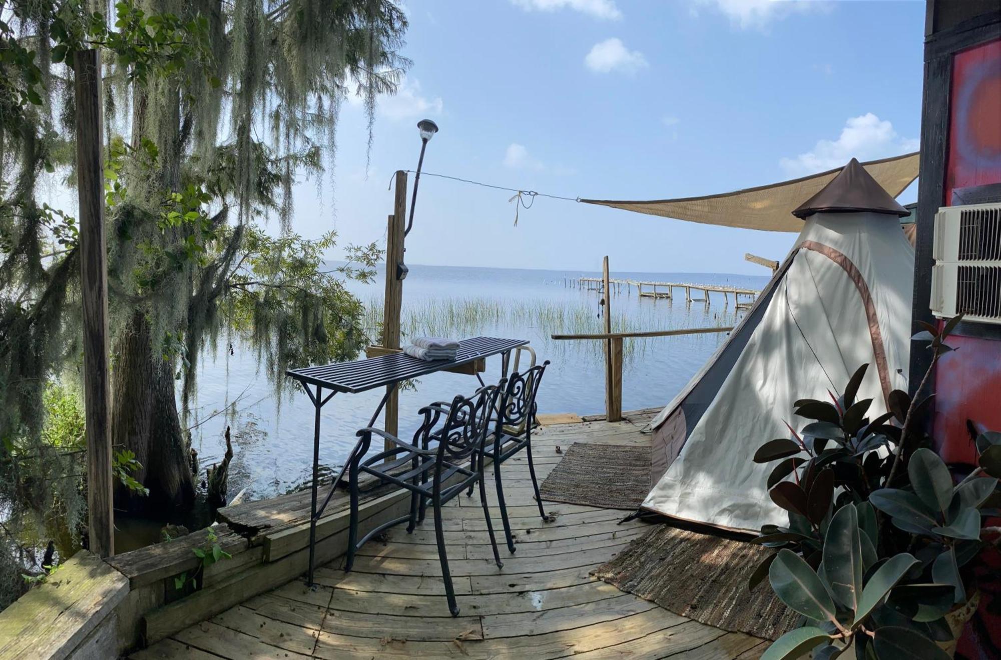The Lodge At Runaway Bay Seville Екстериор снимка