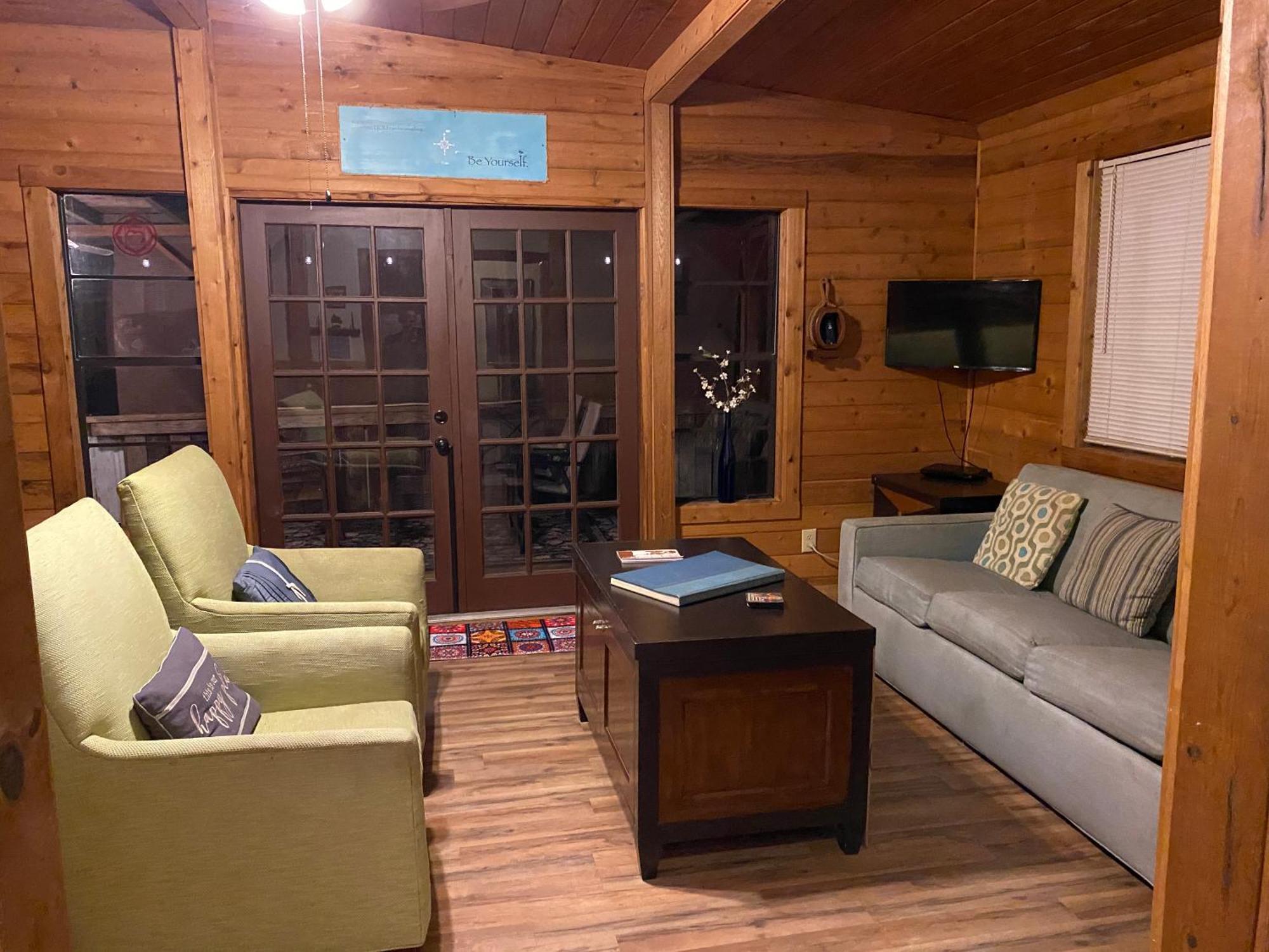 The Lodge At Runaway Bay Seville Екстериор снимка