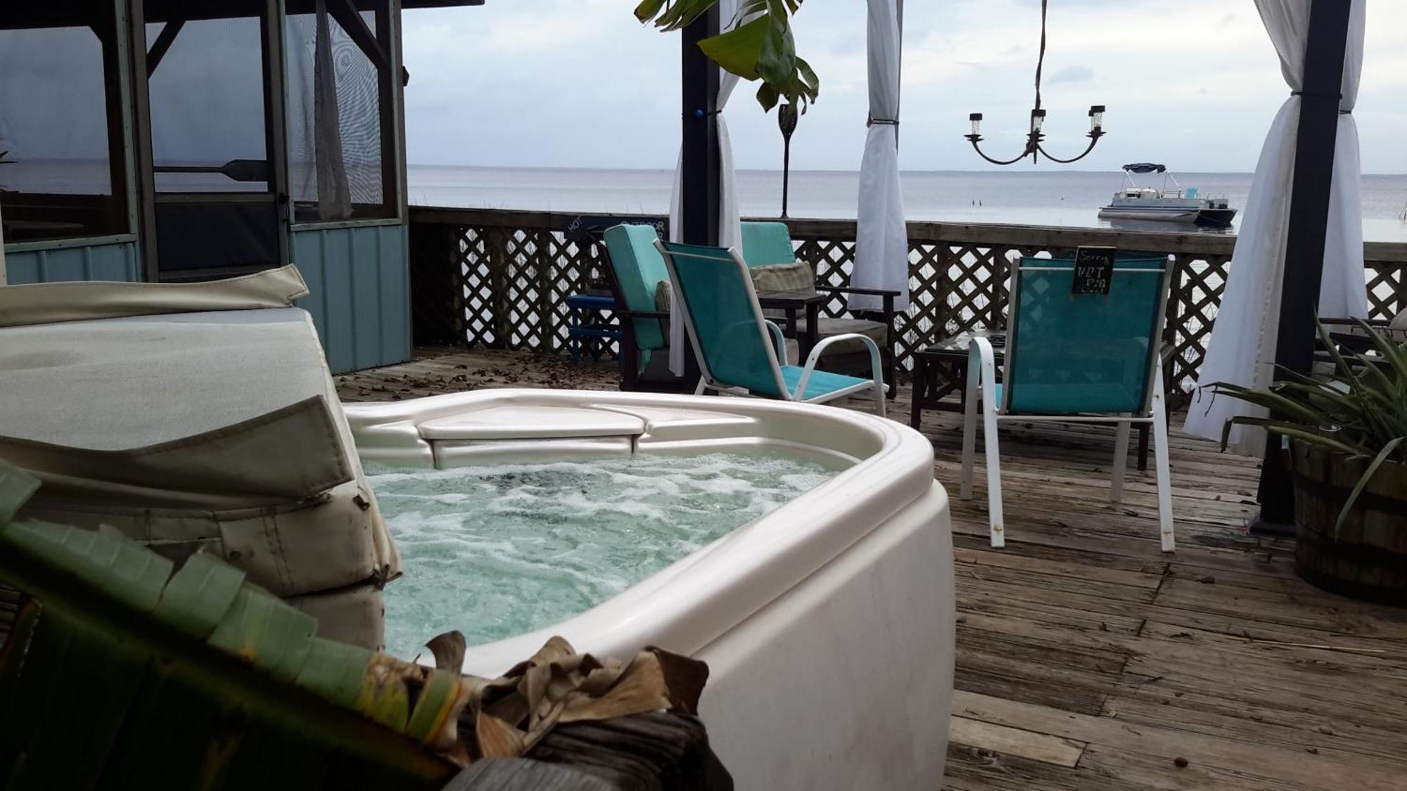 The Lodge At Runaway Bay Seville Екстериор снимка