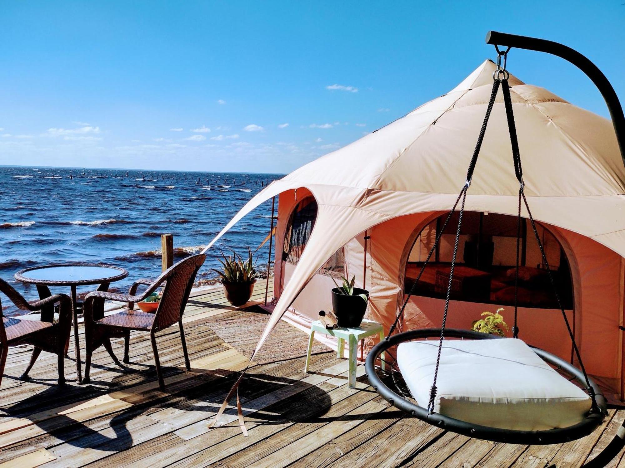 The Lodge At Runaway Bay Seville Екстериор снимка