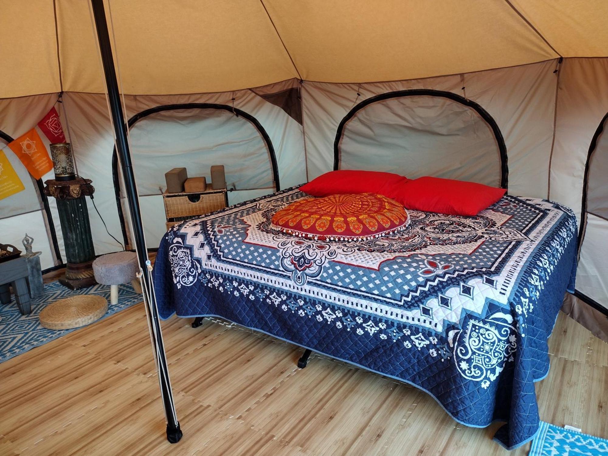 The Lodge At Runaway Bay Seville Екстериор снимка