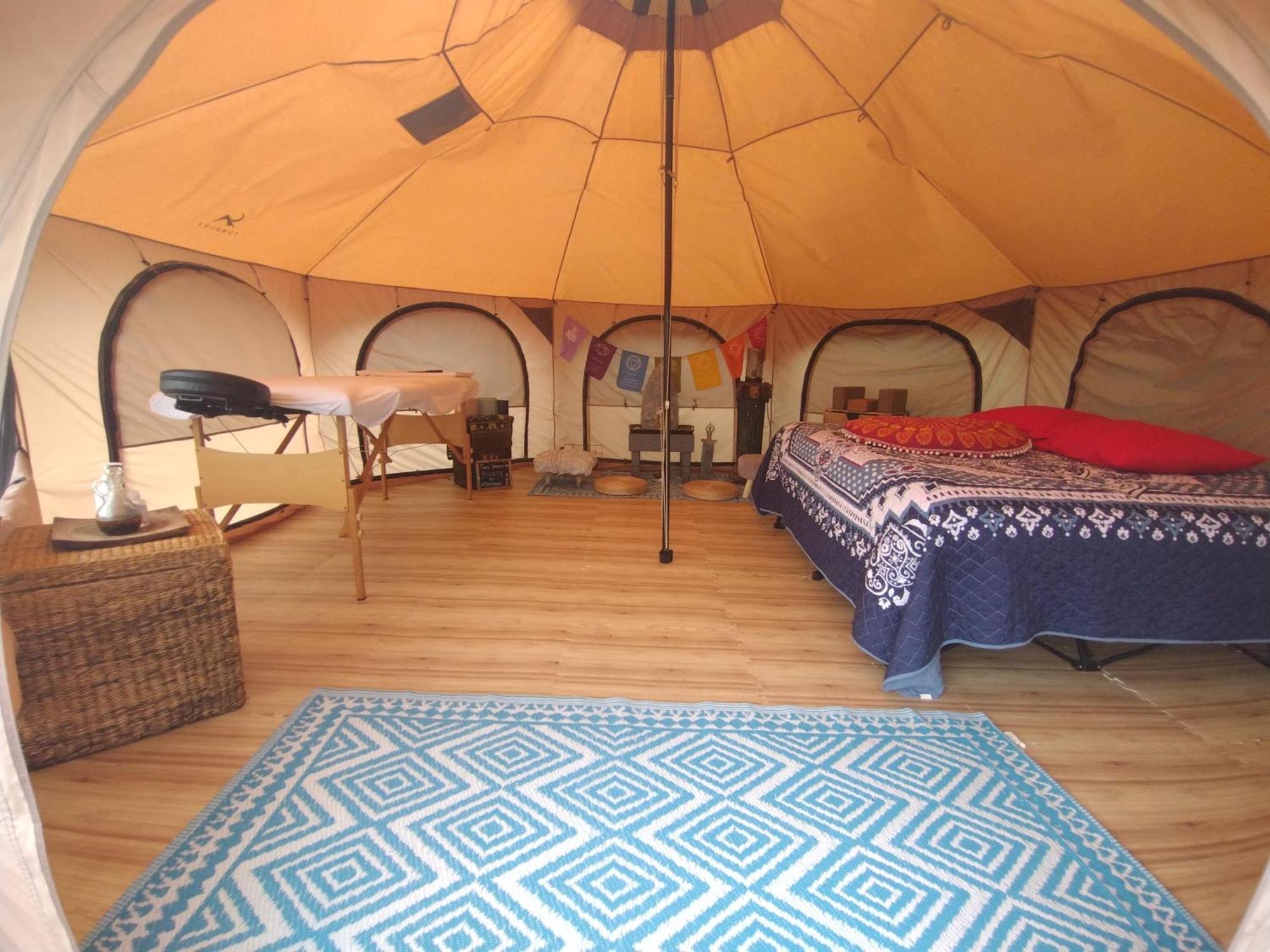The Lodge At Runaway Bay Seville Екстериор снимка