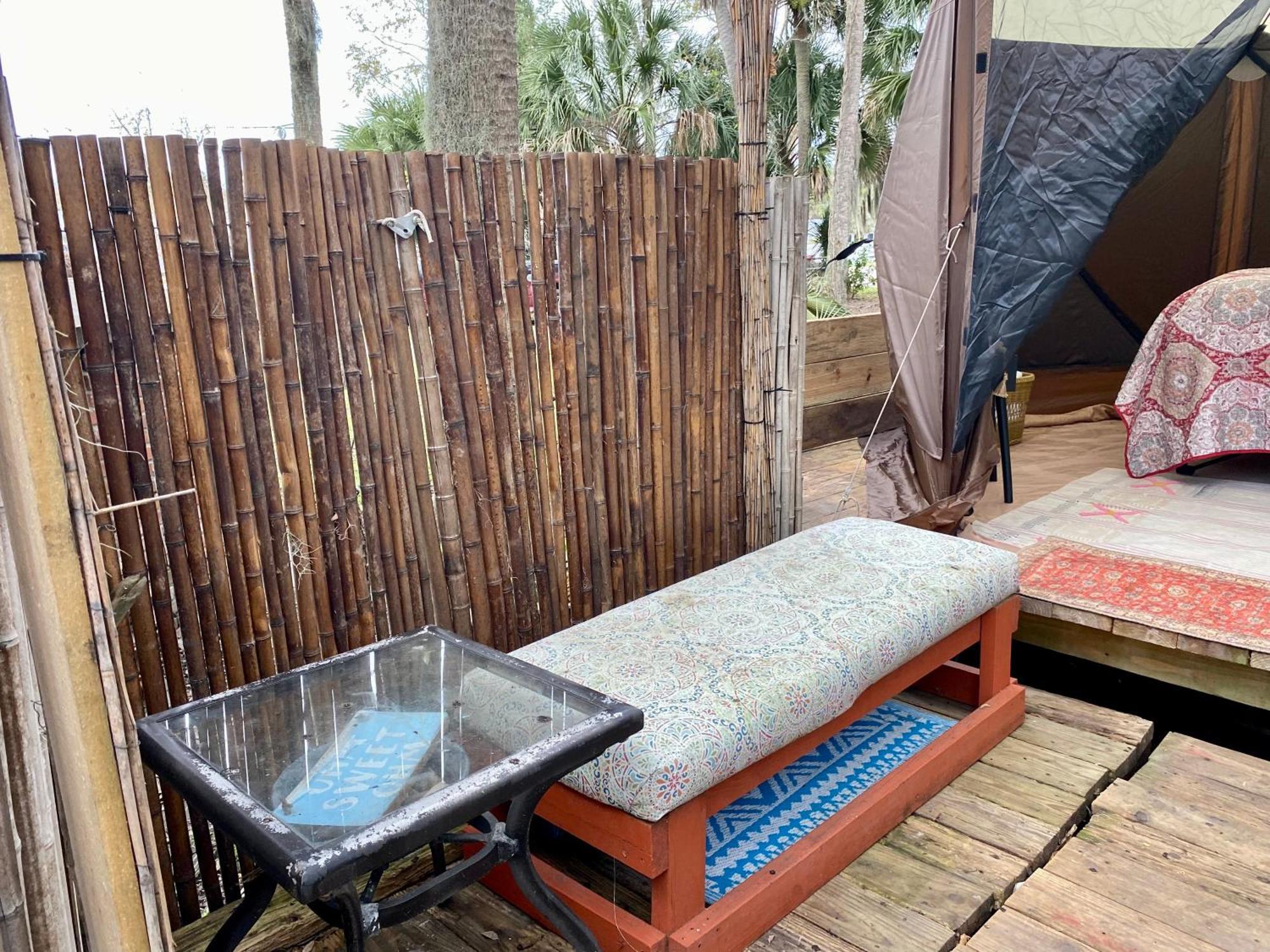 The Lodge At Runaway Bay Seville Екстериор снимка